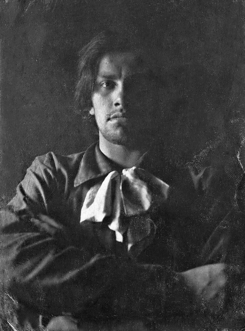 vladimir-mayakovsky-1912-2